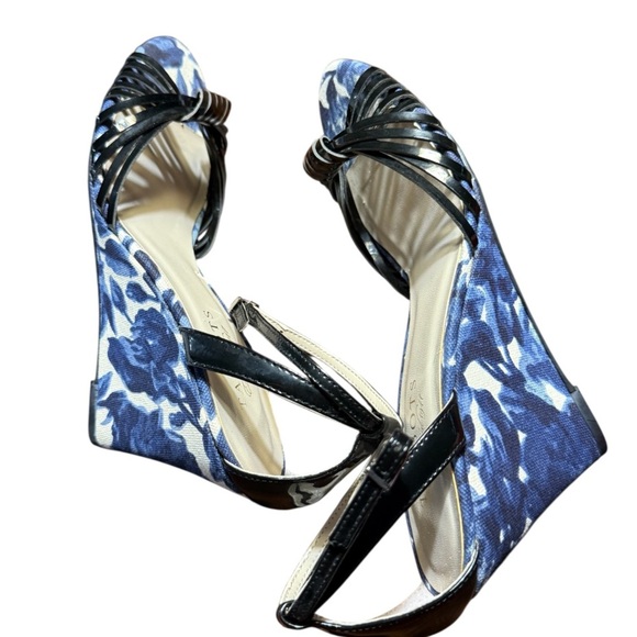 TALBOTS Floral Wedge pumps - Picture 1 of 3